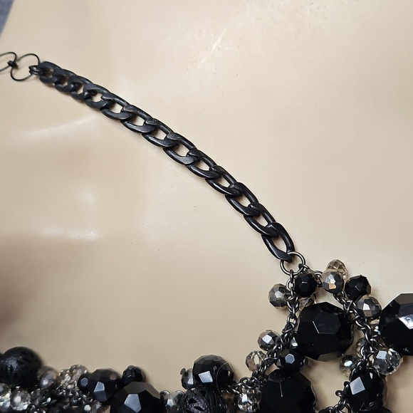 BLACK CHAIN BEADED NECKLACE / STATEMENT PIECE WITH CRYSTALS - Picture 3 of 8